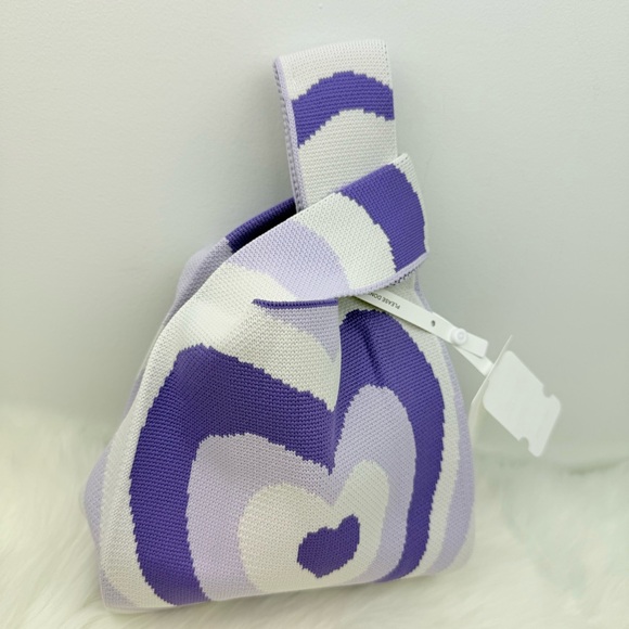 NWT Purple Love Heart Compact Stylish Essentials Handheld Bag - Picture 6 of 10